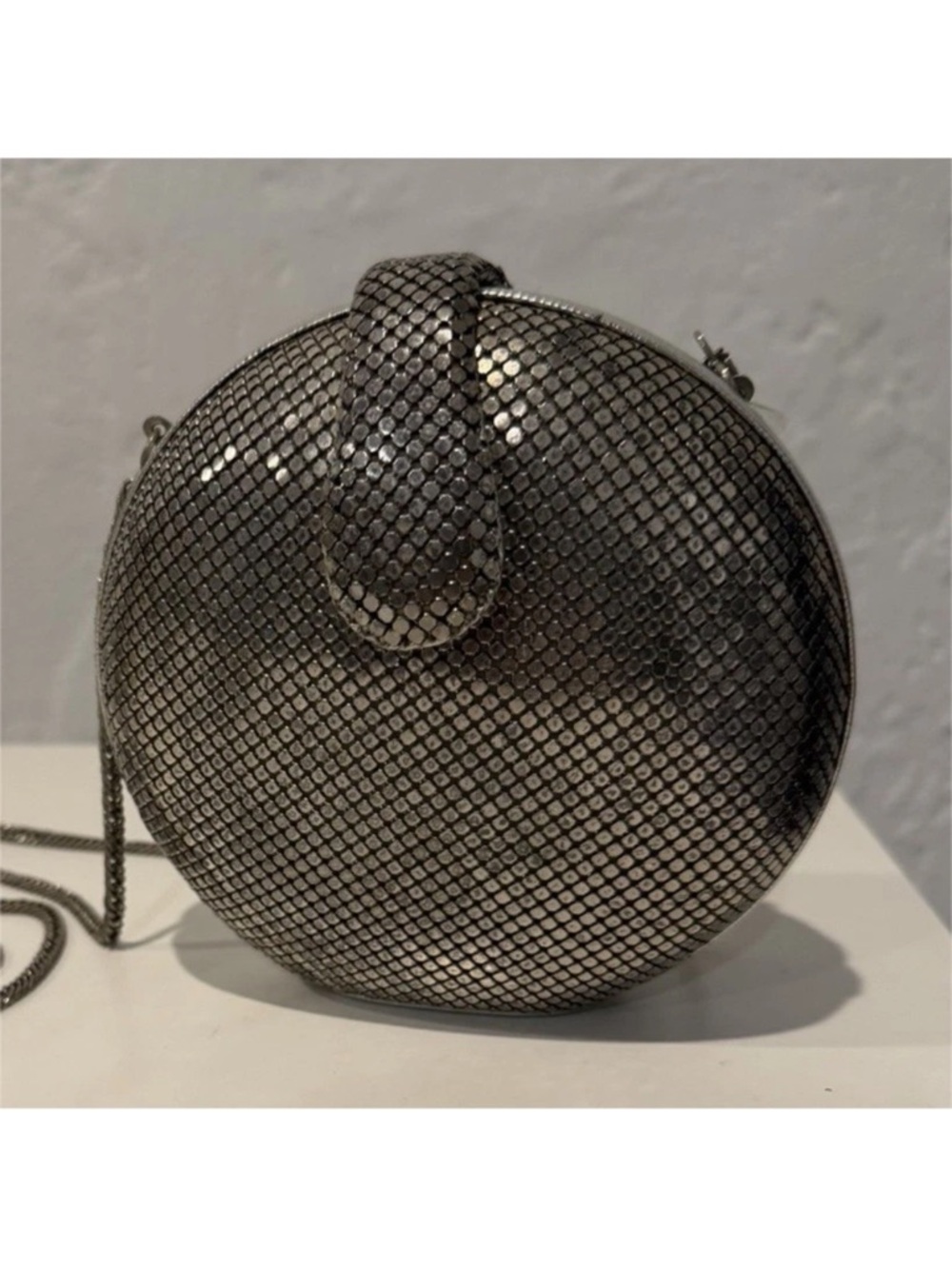 Whiting & Davis vintage Round Metallic Mesh Crossbody Bag in Silver